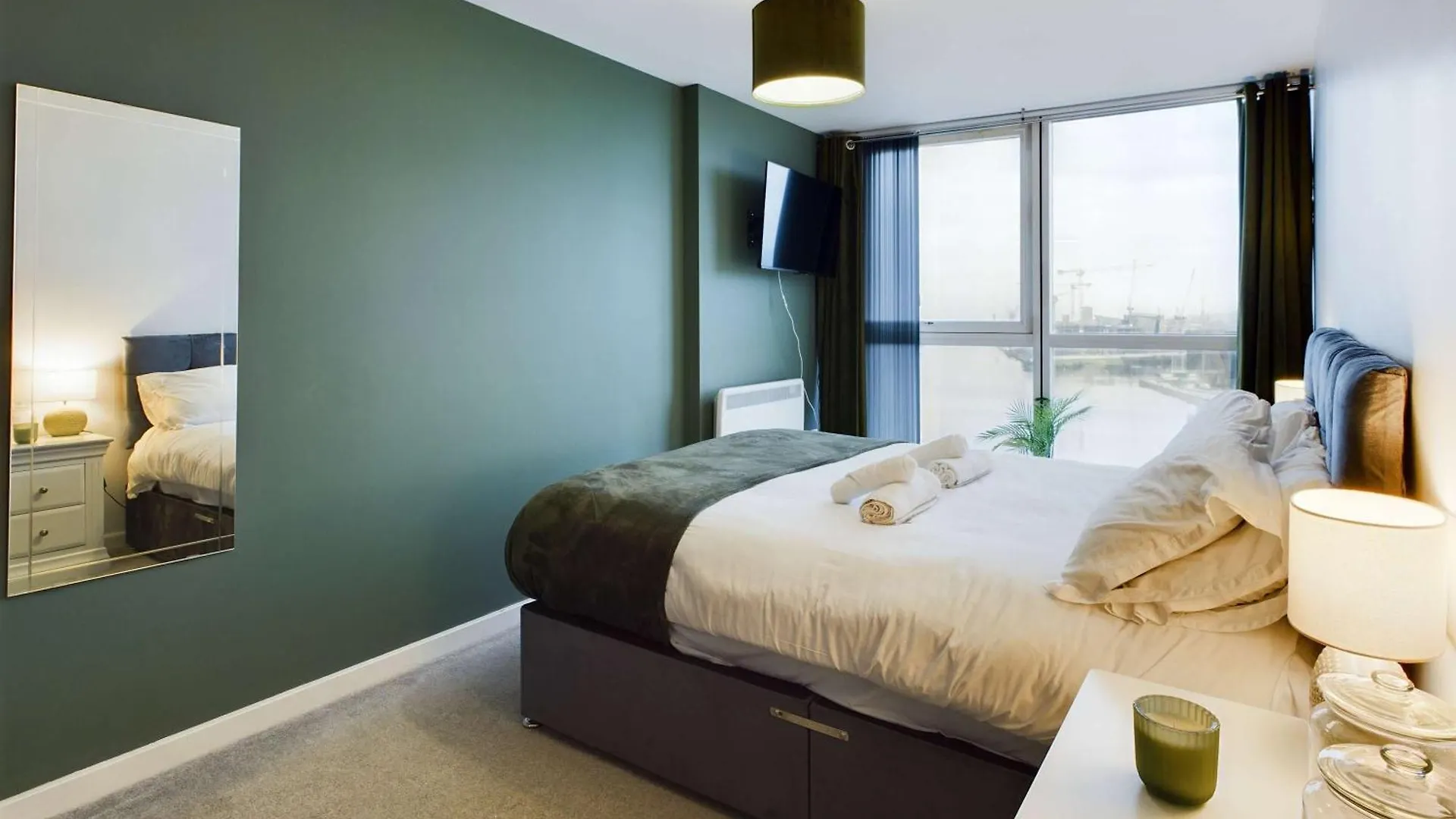 Apartment Free Parking - Modern 2 Bedroom Apt In Belfast