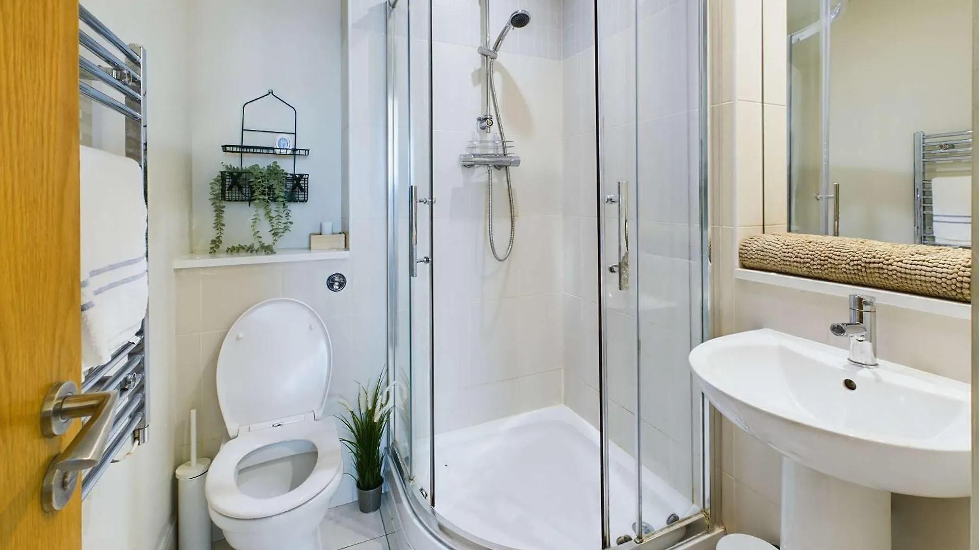 Apartment Free Parking - Modern 2 Bedroom Apt In Belfast