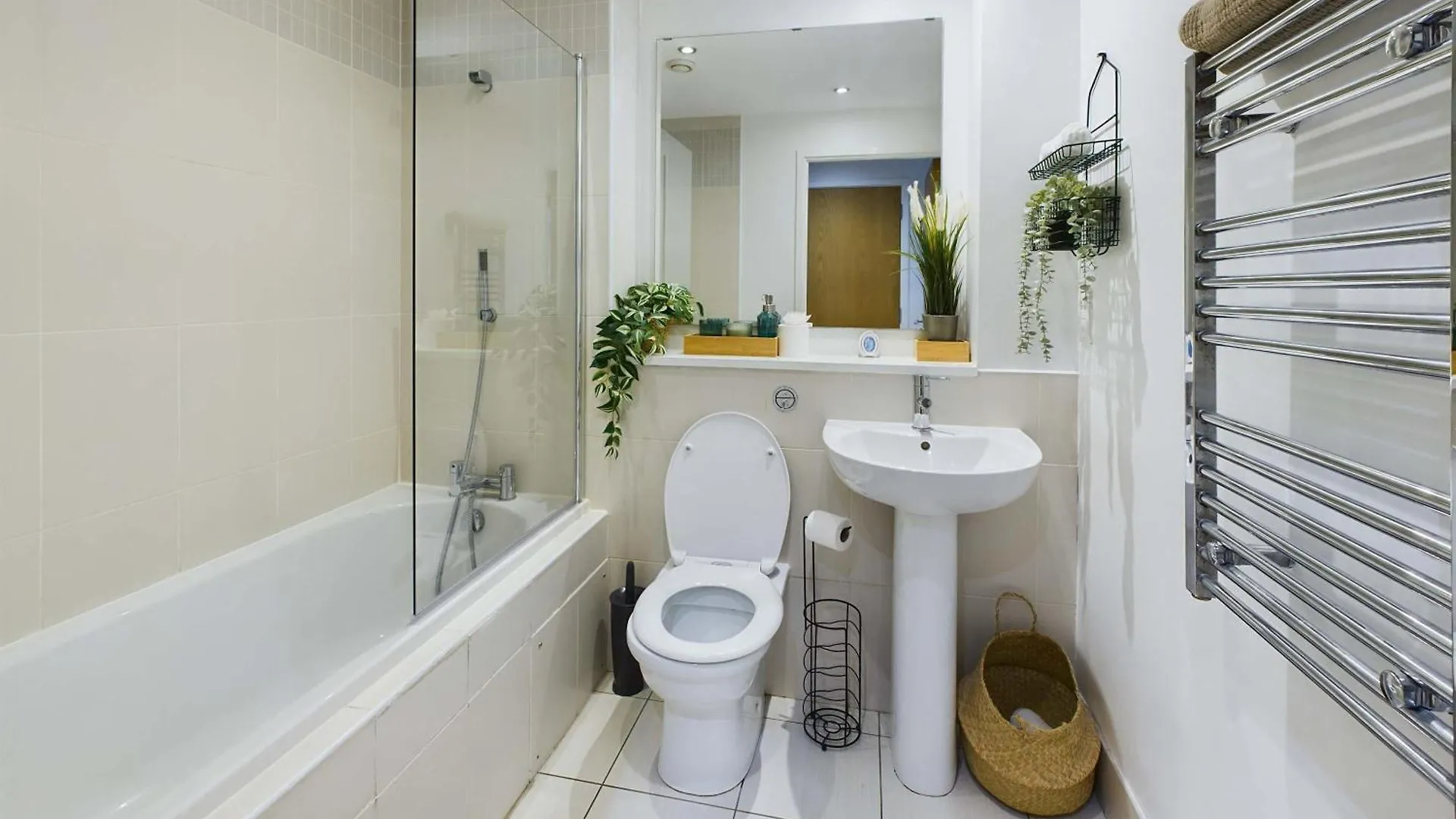 Free Parking - Modern 2 Bedroom Apt In Belfast